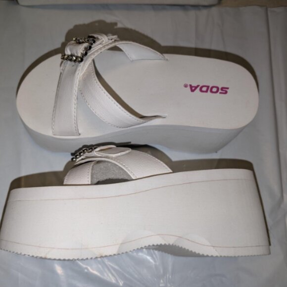 VTG Deadstock SODA Sporty Cheer White Out Platform Sandals Womens 6.5 NEW - Picture 3 of 5